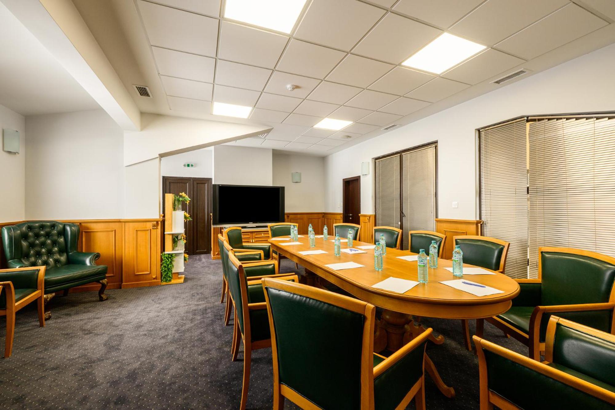 威灵戈拉德大酒店 韦林格勒 外观 照片 The boardroom at the Royal Society